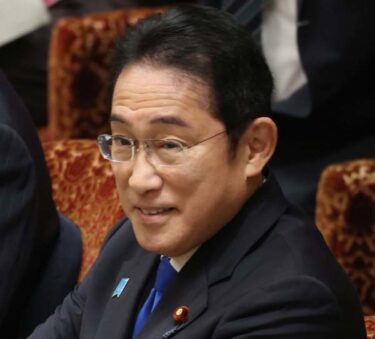 岸田首相、自分と閣僚の給与アップ指摘に言い訳「次はバレないように給料上げるわ」